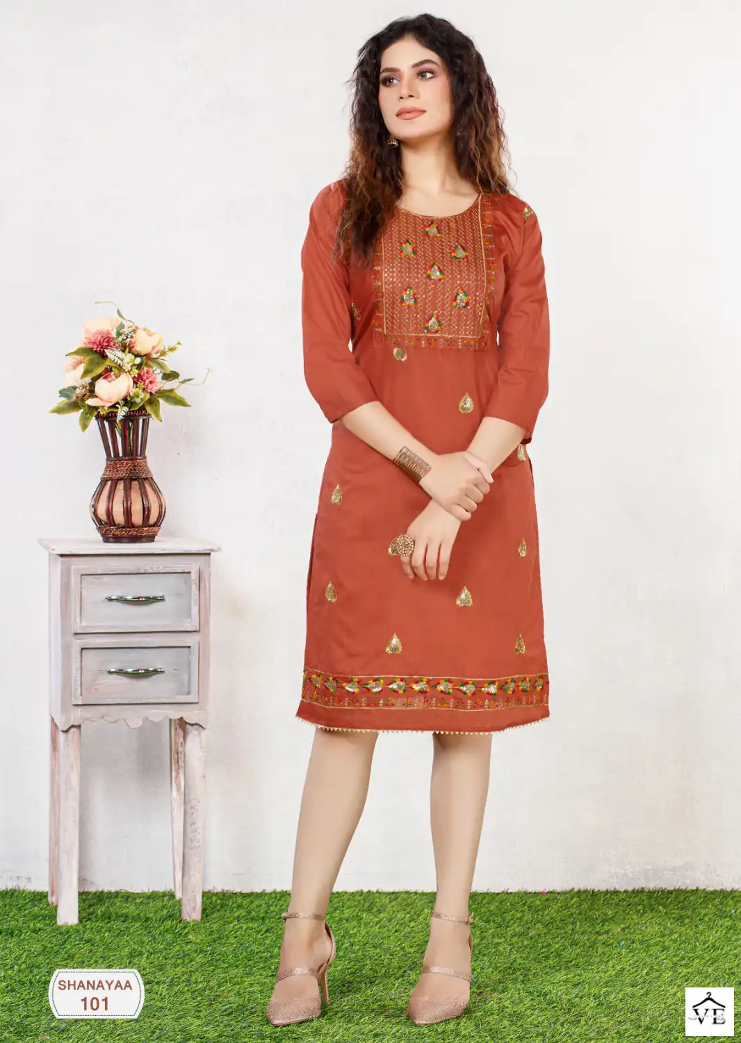 Banwery Shanayaa Heavy Chanderi Silk Wholesale Kurti Catalog — Wholesale Kurtis, Banwery wholesale from Surat — view 1