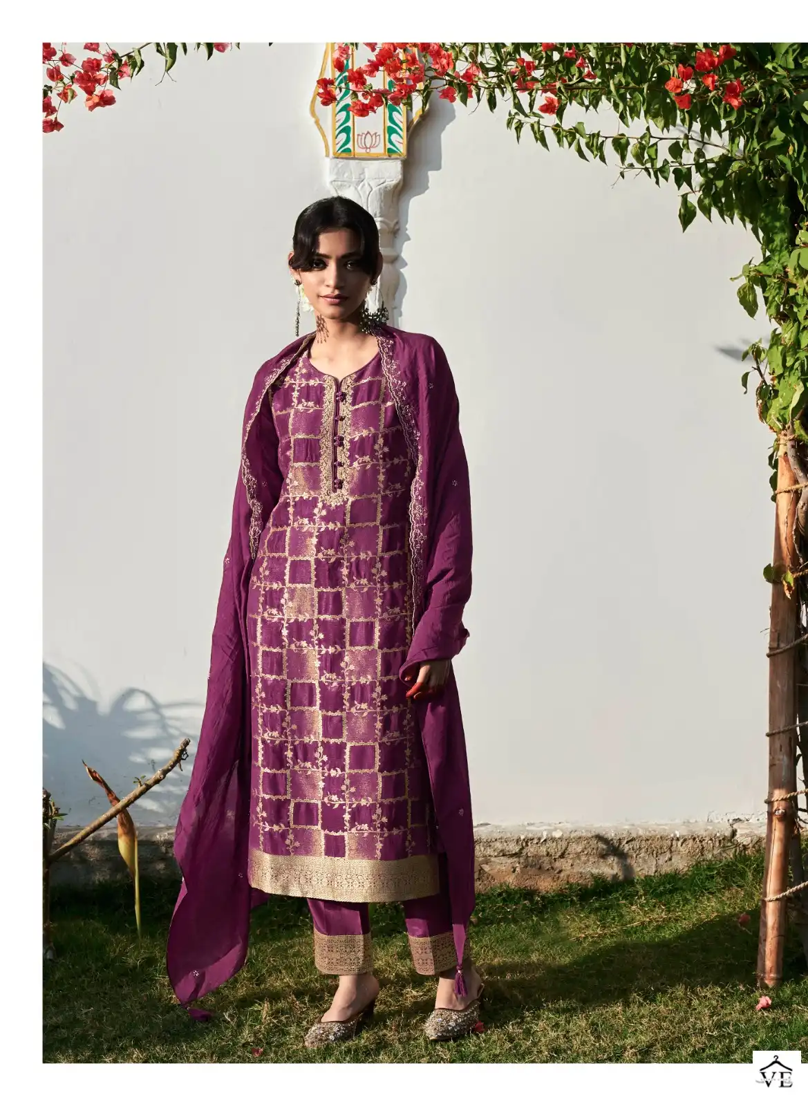 Four Buttons Banaras 3 Pure Dola Silk Wholesale Readymade Suits Catalog — Wholesale Salwar Suits, MPA wholesale from Surat - Gallery Image 4