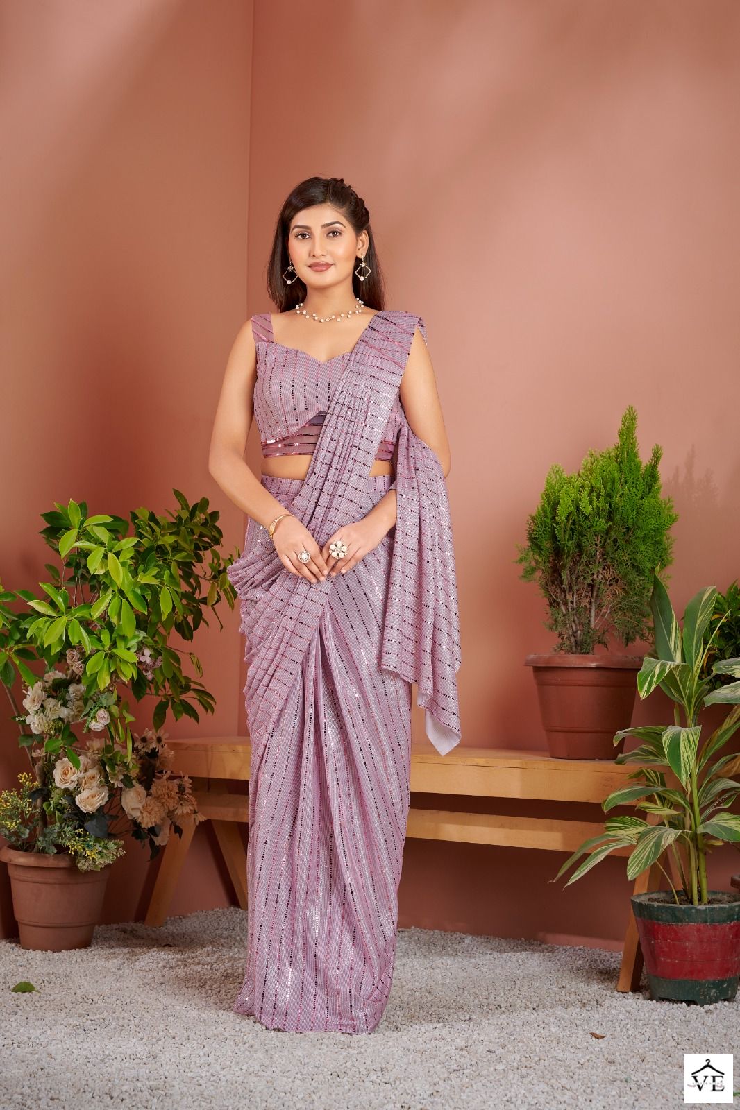 Amoha 101015 Imported Bonded Wholesale Readymade Sarees Catalog - Image 2