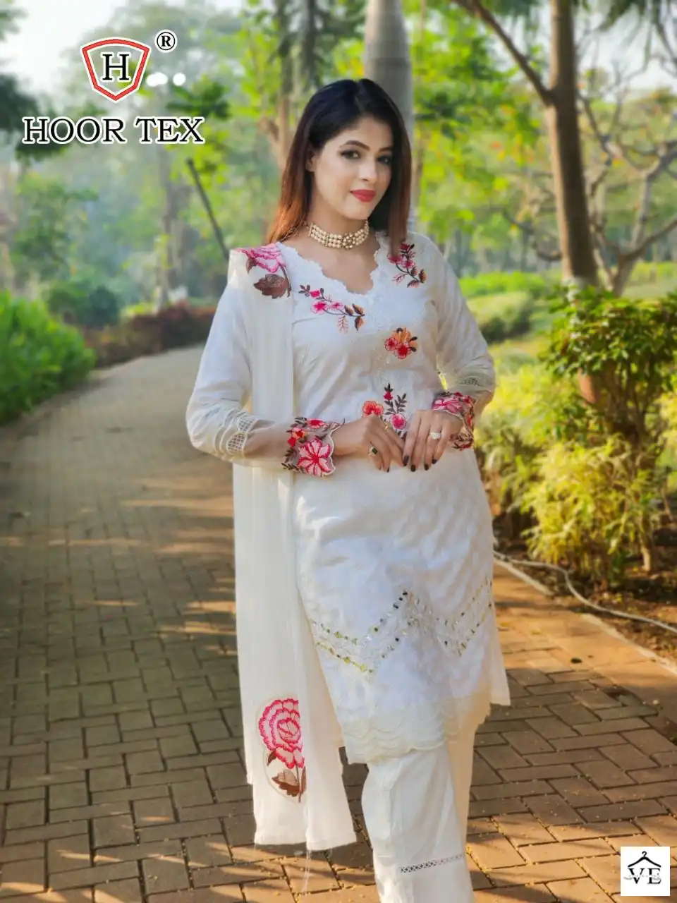 Hoor Tex 21017 Heavy Lawn Cotton Wholesale Pakistani Suit — Wholesale Salwar Suits, MPA wholesale from Surat — view 4
