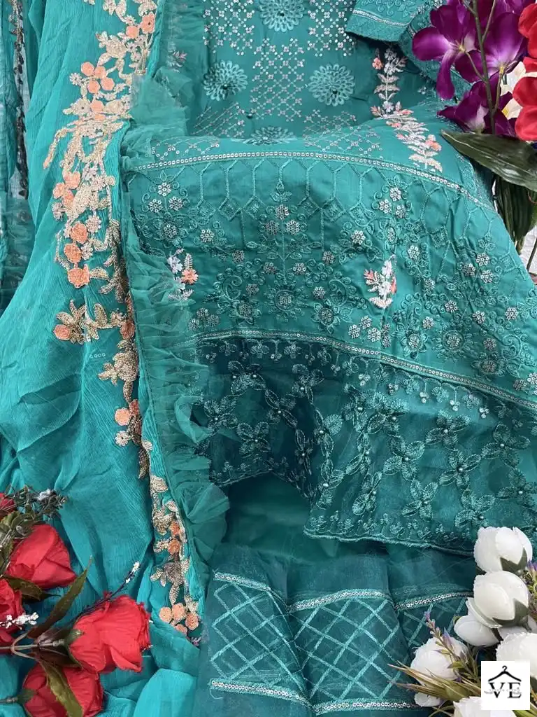 Hoor Tex 25001 Cotton Wholesale Pakistani Suit Catalog — Wholesale Salwar Suits, MPA wholesale from Surat - Gallery Image 5