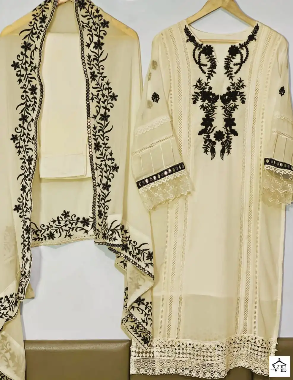 Vardan Ethnic D.No-117 Pure Georgette Wholesale Readymade Pakistani Suit Catalog — Wholesale Salwar Suits, MPA wholesale from Surat - Gallery Image 6