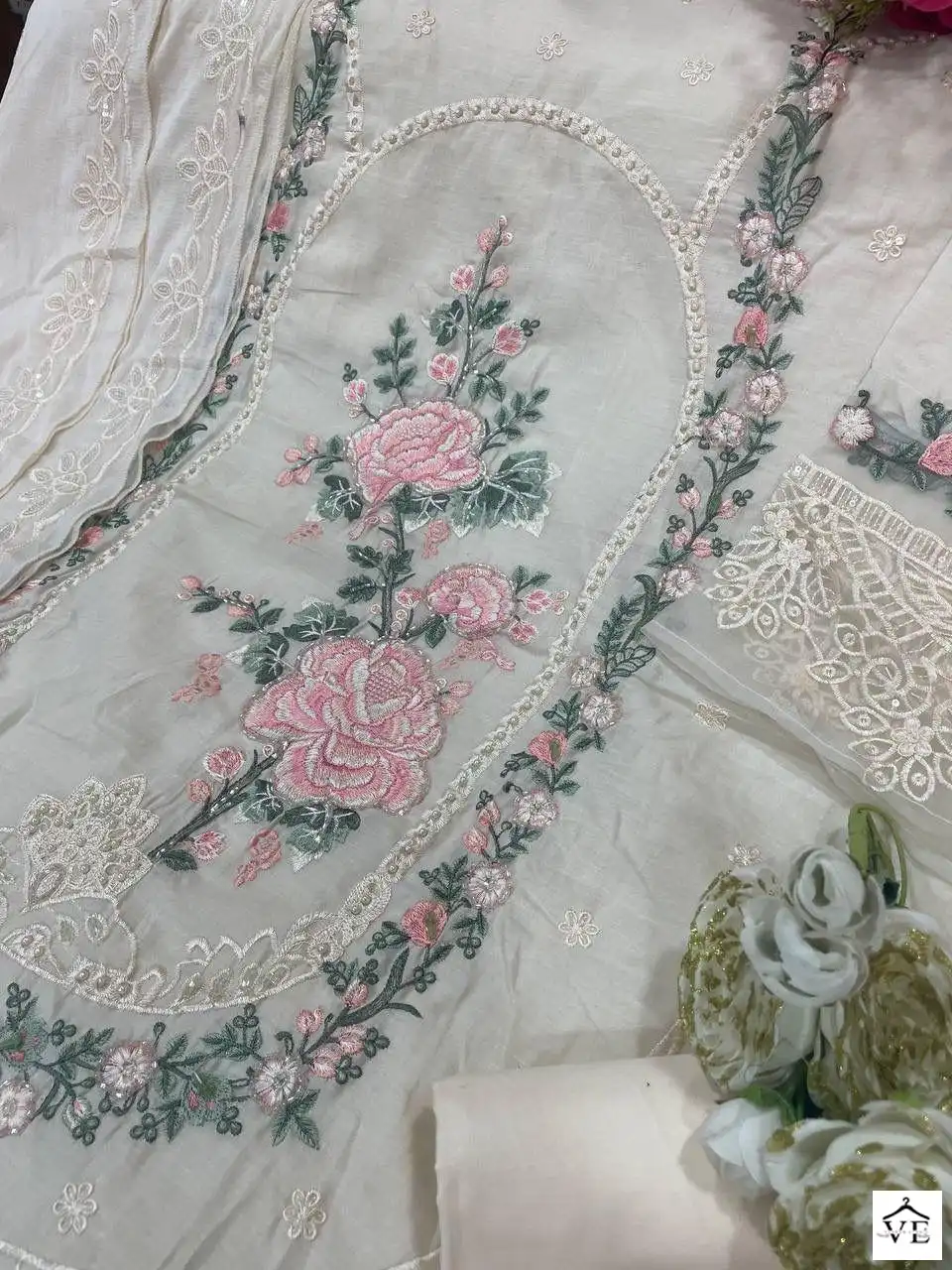 Al Amra Zf Anaya Lawn 56 Cambric Cotton Wholesale Pakistani Suit — Wholesale Salwar Suits, MPA wholesale from Surat — view 4