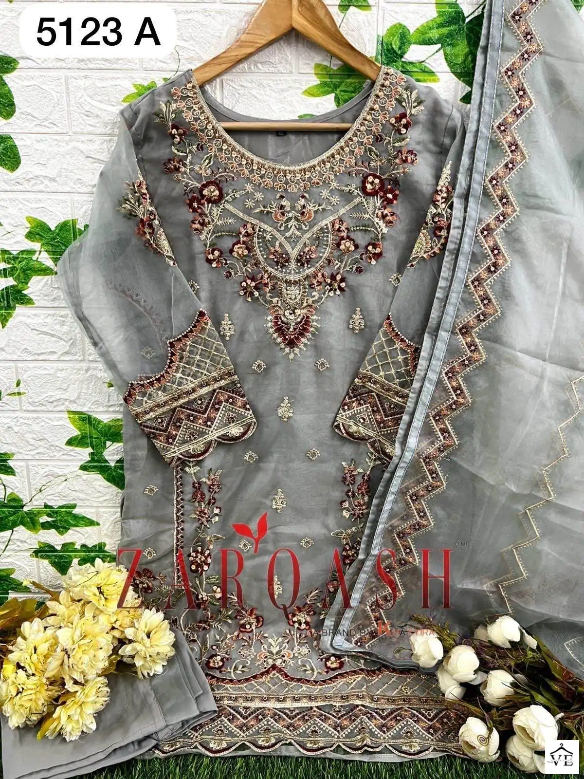 Zarqash Z 5123 Organza Wholesale Pakisdtani Readymade Salwar Suit Catalog — Wholesale Salwar Suits, MPA wholesale from Surat - Gallery Image 8