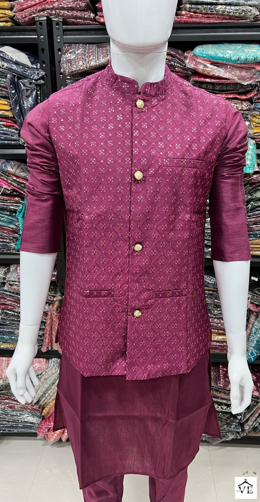 Banwery Manyavar Heavy Banglori Silk Wholesale Kurta Pajama With Koti Catalog — Wholesale, Banwery wholesale from Surat - Gallery Image 12