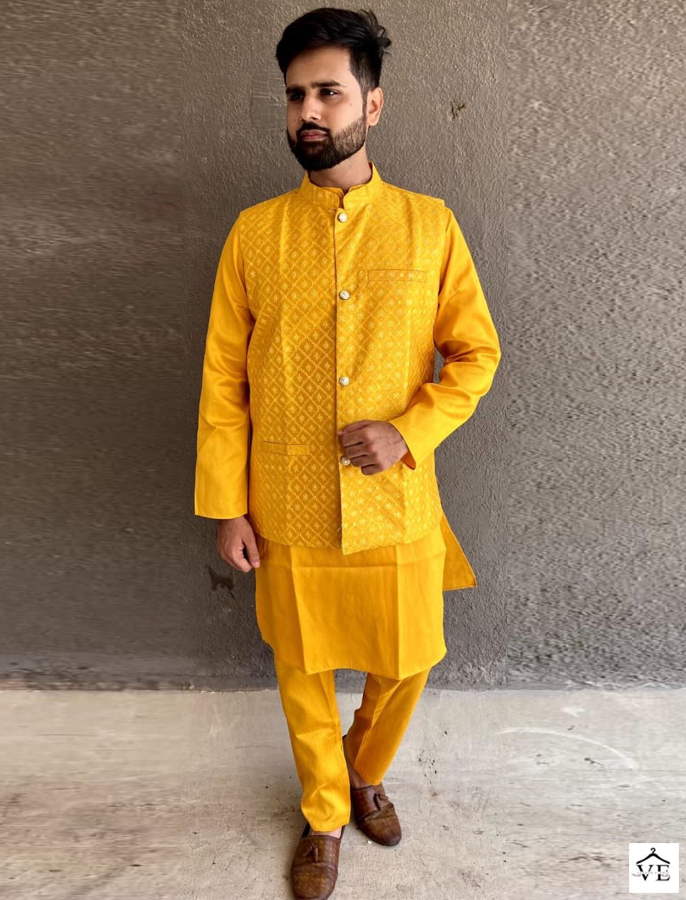 Banwery Manyavar Heavy Banglori Silk Wholesale Kurta Pajama With Koti Catalog — Wholesale, Banwery wholesale from Surat — view 1