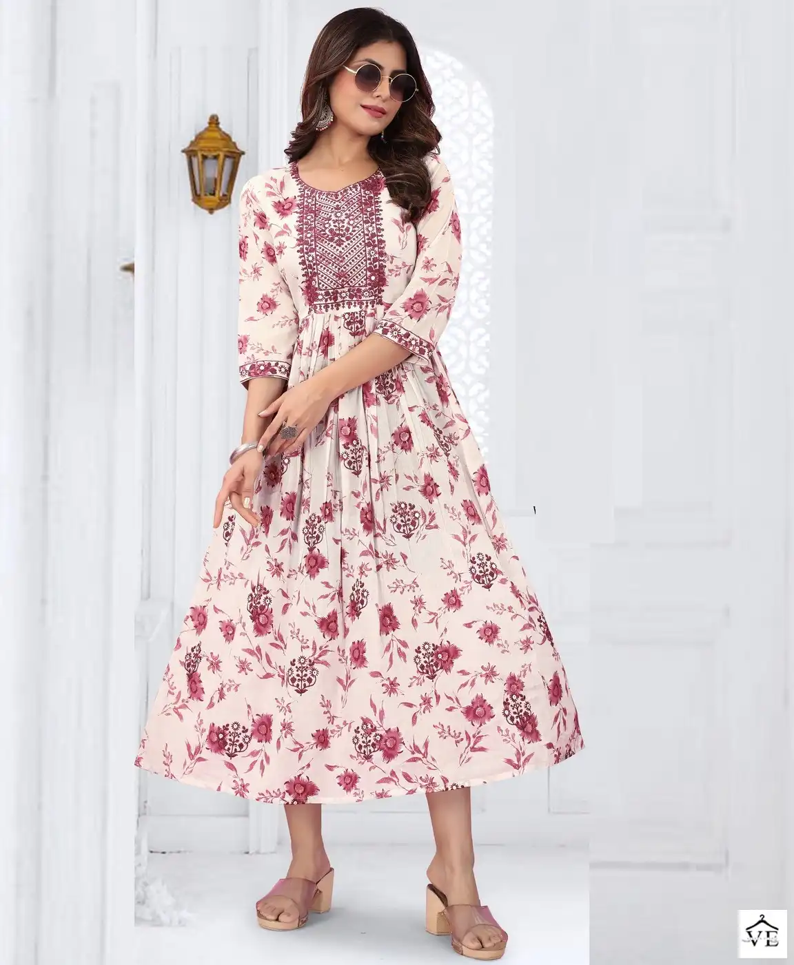 Hariyaali Queen Pure Mal Mal Wholesale Kurti Size Set Catalog — Wholesale Kurtis, MPA wholesale from Surat — view 1