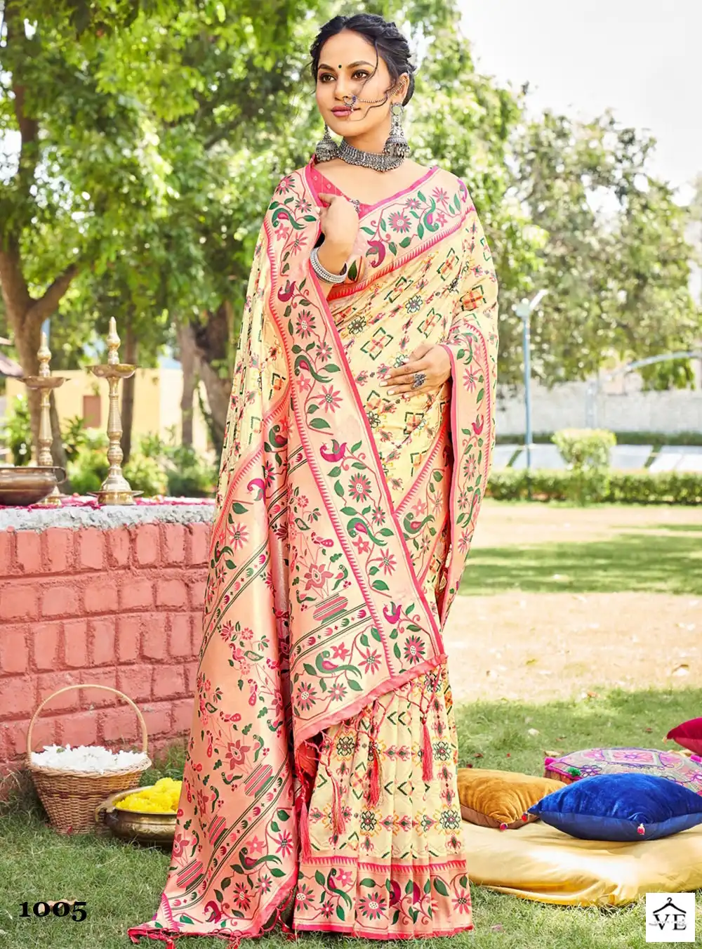 Sangam Saumya Paithani Patola Silk Wholesale Saree Catalog — Wholesale Sarees, MPA wholesale from Surat — view 1