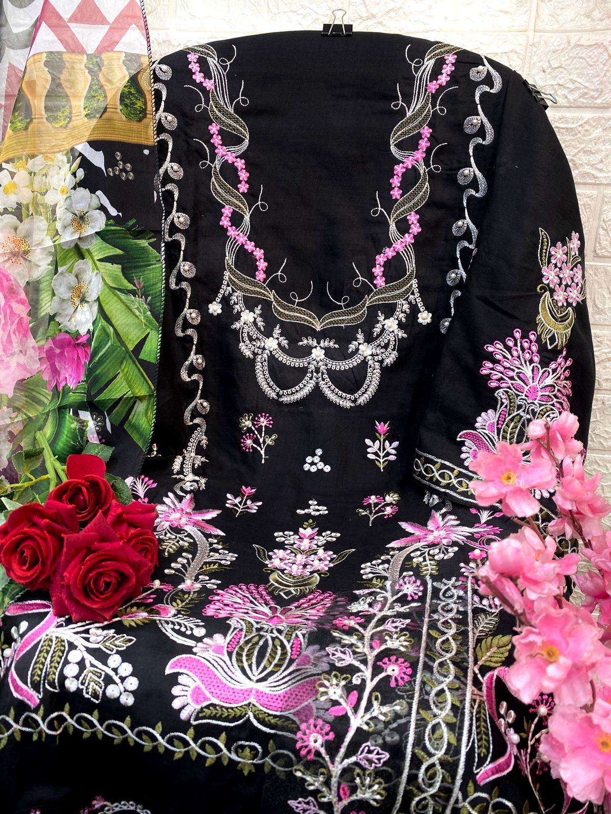 Sobia Nazir Sn 1021 Lawn Wholesale Pakistani Salwar Suit Catalog — Wholesale Salwar Suits, MPA wholesale from Surat - Gallery Image 3