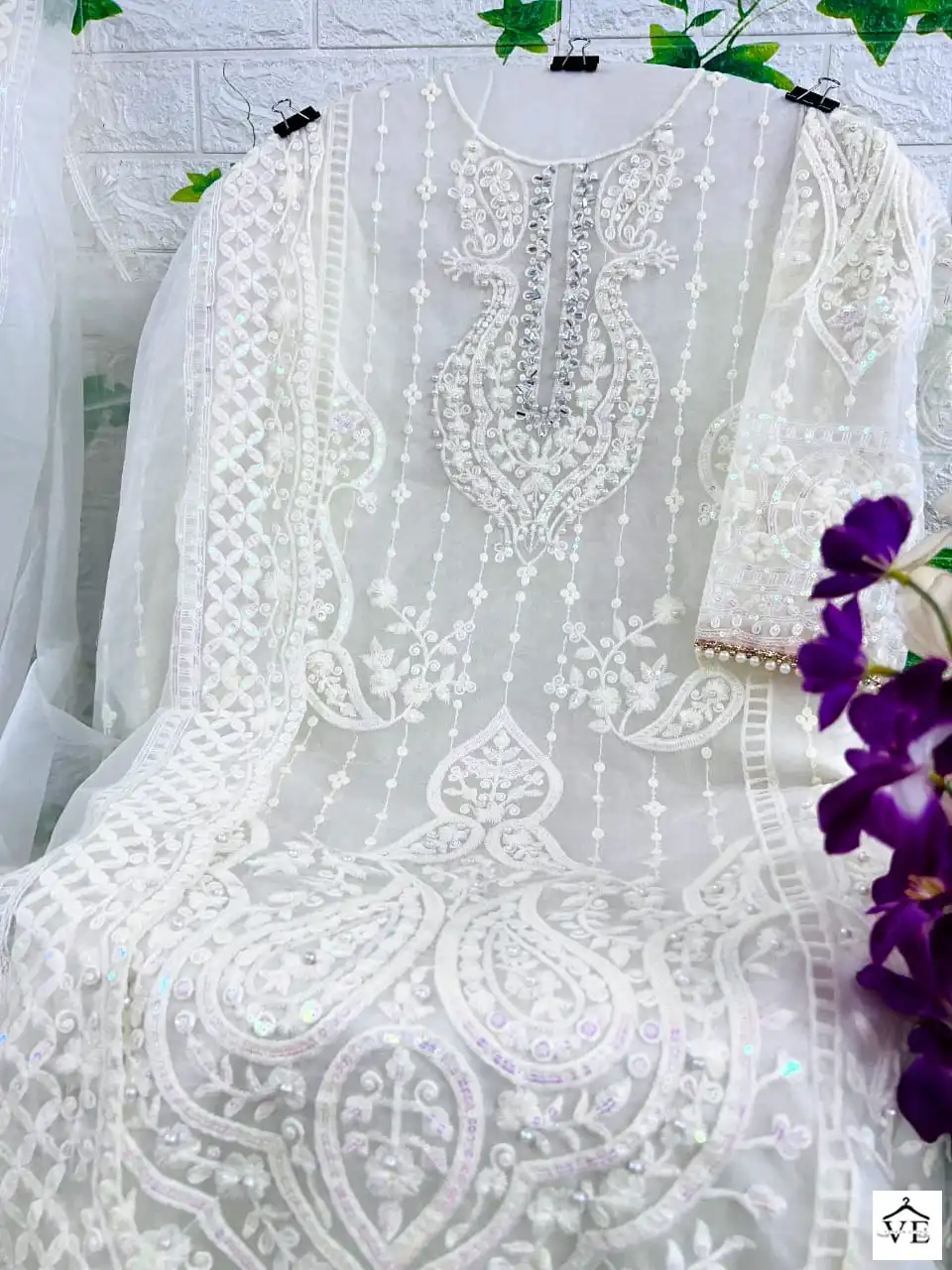 Dinsaa 211 Organza Wholesale Pakistani Suit Catalog — Wholesale Salwar Suits, MPA wholesale from Surat - Gallery Image 8