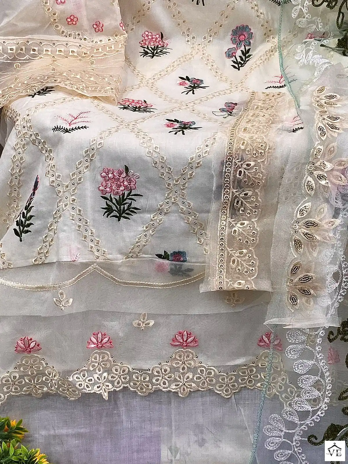 Hoor Tex H-108 A Cotton Wholesale Pakistani Suit — Wholesale Salwar Suits, MPA wholesale from Surat - Gallery Image 3