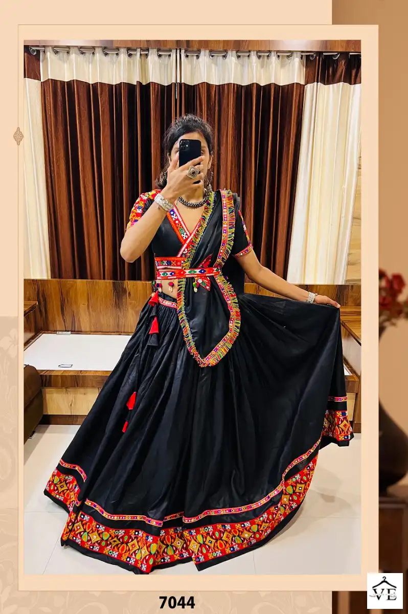 Aawiya Rajwadi Vol-7 Pure Cotton Silk Wholesale Navratri Lehenga Choli Catalog — Wholesale Lehenga, MPA wholesale from Surat — view 14