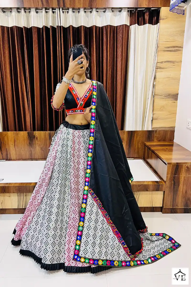 Aawiya Rajwadi Vol-7 Pure Cotton Silk Wholesale Navratri Lehenga Choli Catalog — Wholesale Lehenga, MPA wholesale from Surat — view 7