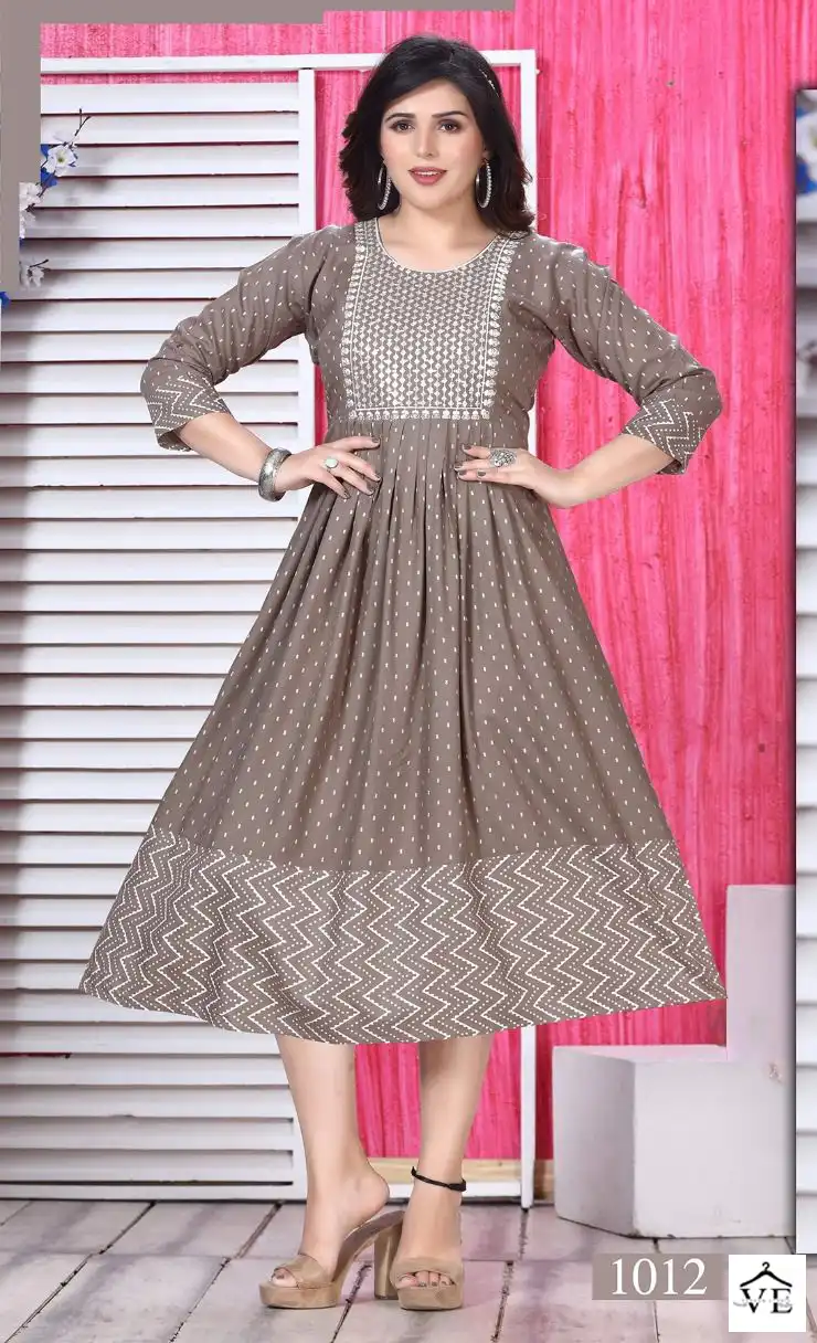 Vardan Ethnic Beauty Queen Especual 2 Heavy Rayon 14 Kg Wholesale Long Kurtis Catalog — Wholesale Kurtis, MPA wholesale from Surat - Gallery Image 3