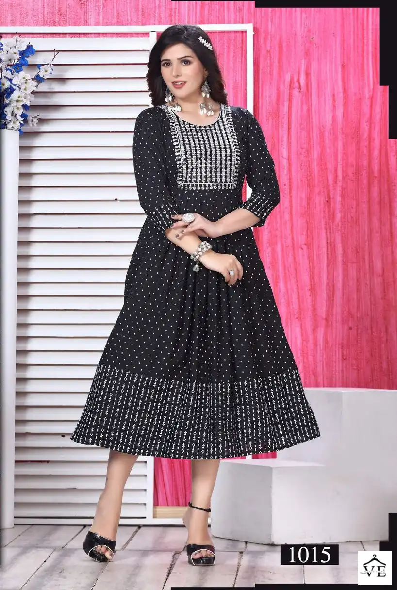 Vardan Ethnic Beauty Queen Especual 2 Heavy Rayon 14 Kg Wholesale Long Kurtis Catalog — Wholesale Kurtis, MPA wholesale from Surat - Gallery Image 6