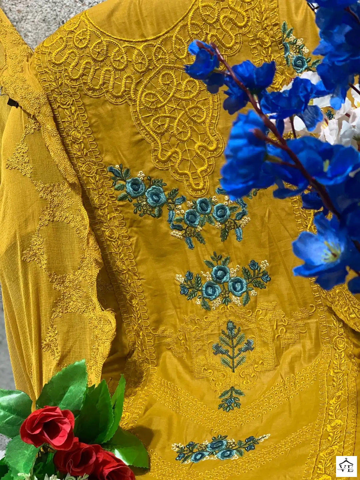 Dinsaa Maria B Vol 3-209 Pure Cotton Wholesale Pakistani Suit — Wholesale Salwar Suits, MPA wholesale from Surat — view 4