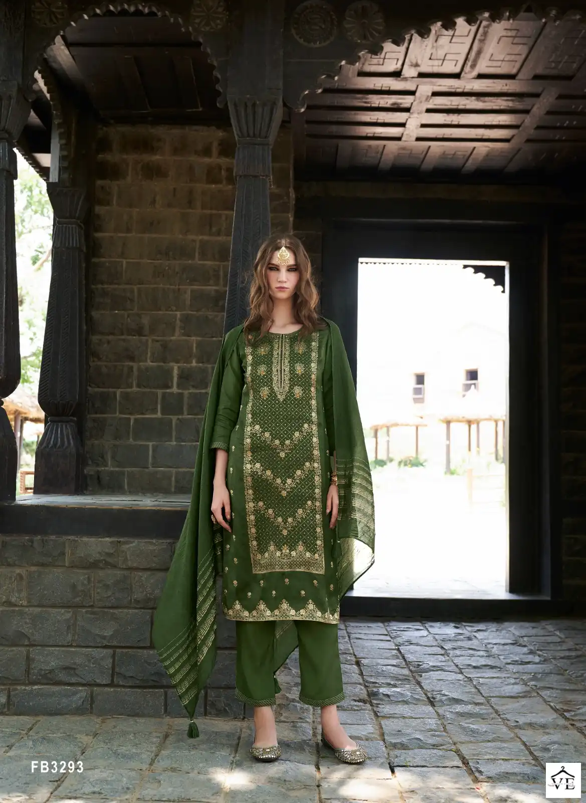 Four Buttons Royalty 5 Placement Jacquard Wholesale Readymade Suits Catalog — Wholesale Salwar Suits, MPA wholesale from Surat - Gallery Image 4
