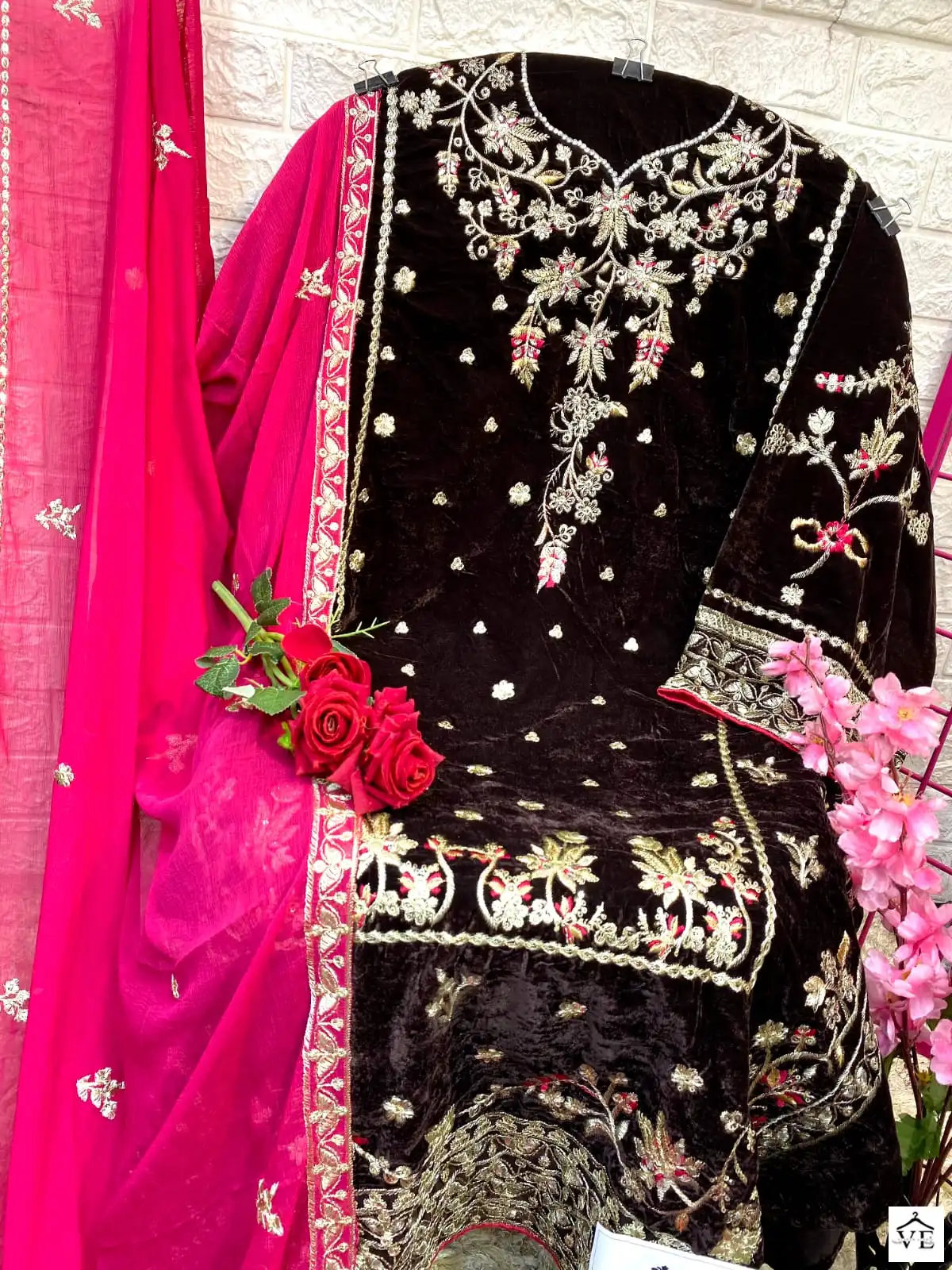 Sana Maryam SM-170 Velvet 9000 Wholesale Designer Winter Wear Pakistani Salwar Suit — Wholesale Salwar Suits, MPA wholesale from Surat - Gallery Image 3