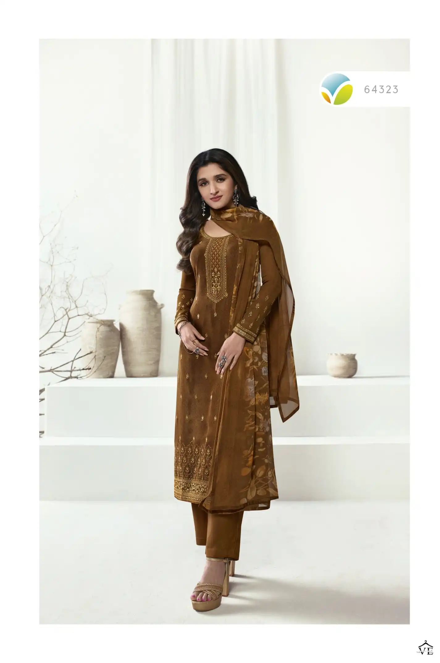 Vinay Royal Crepe-43 Royal Crepe Wholesale Designer Suits Catalog — Wholesale Salwar Suits, MPA wholesale from Surat — Photo 8