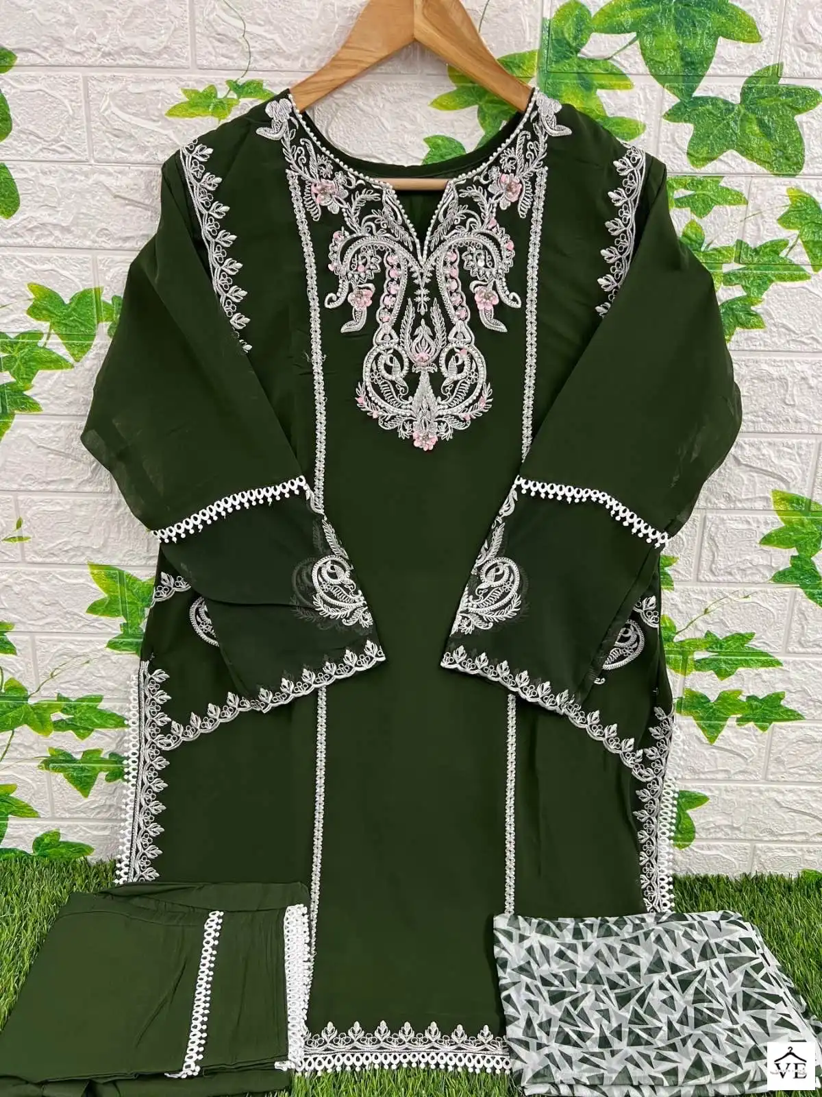 Zarqash Z 136 Faux Georgette Wholesale Designer Pakistani Readymade Salwar Suit Catalog — Wholesale Salwar Suits, MPA wholesale from Surat - Gallery Image 7