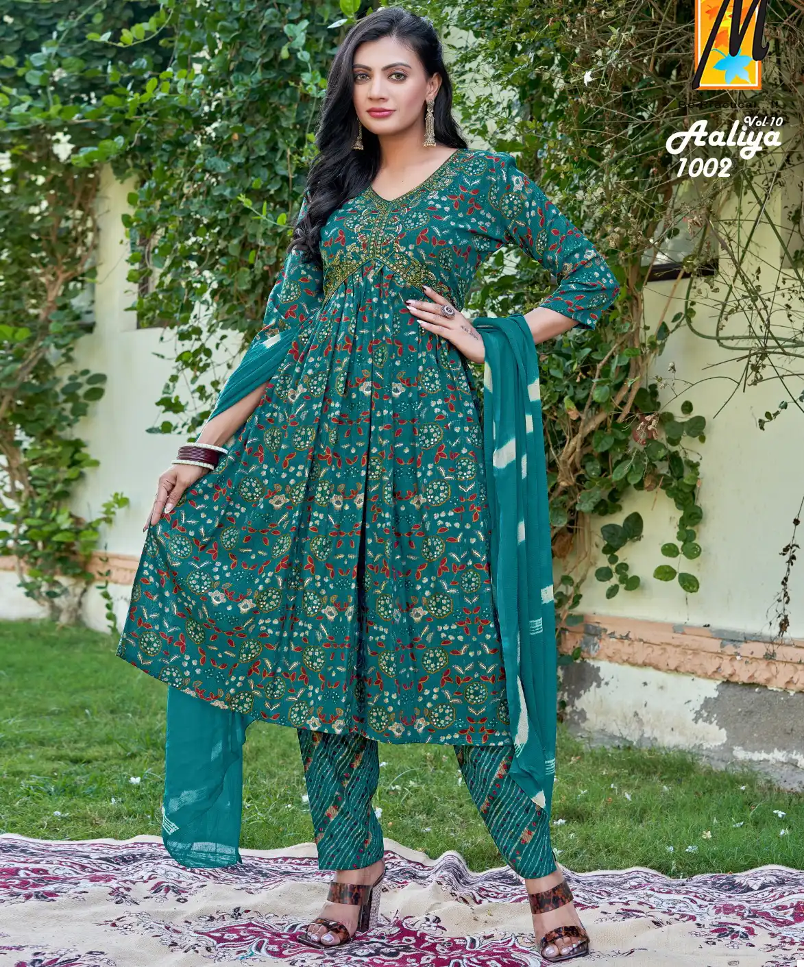 Master Aaliya Vol-10 Heavy Capsule Foil Wholesale Readymade Suits Catalog — Wholesale Salwar Suits, MPA wholesale from Surat — view 1