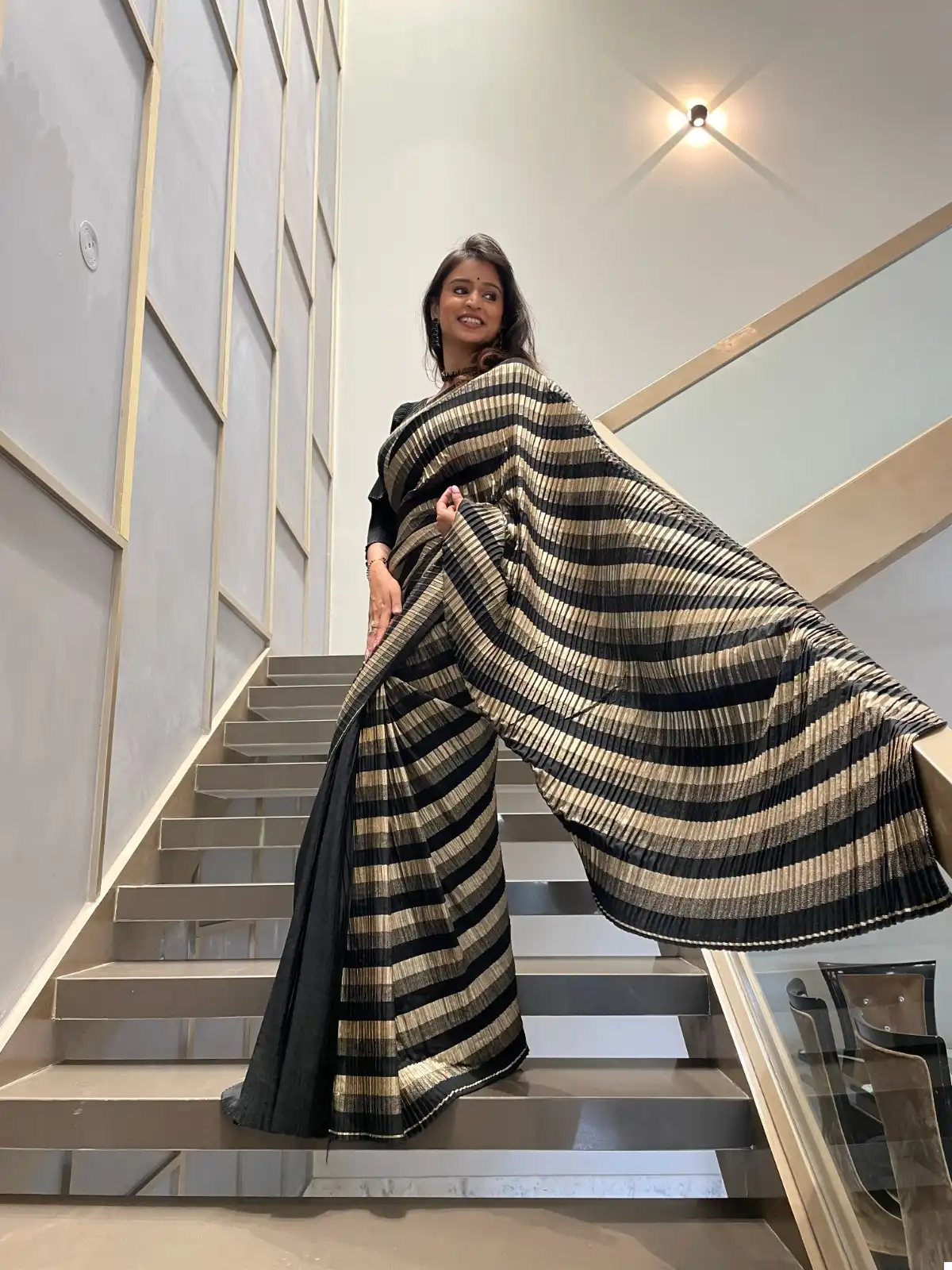 Pc Georgette Crush Fancy Wholesale Sarees — Wholesale Sarees, MPA wholesale from Surat — view 3
