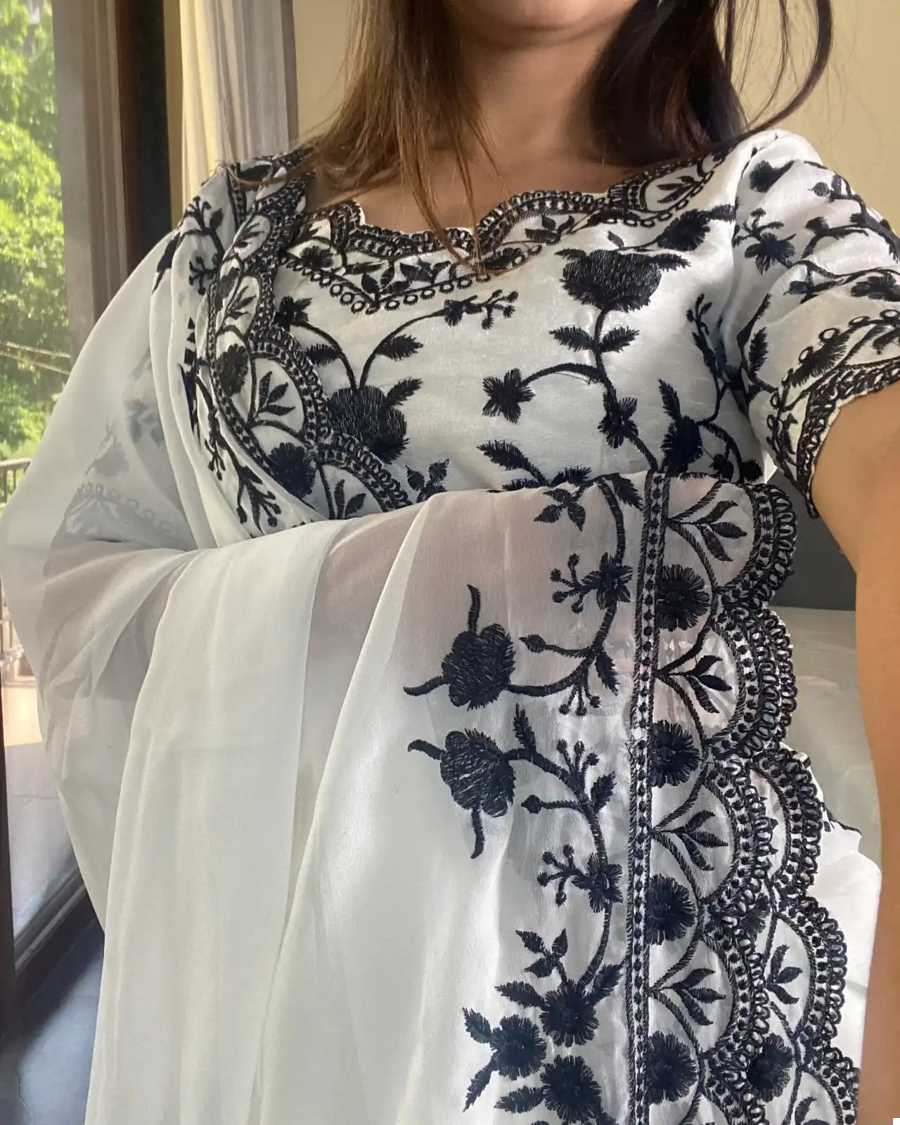 VE BT-365 Heavy Soft Georgette Wholesale Fancy Saree - Image 2