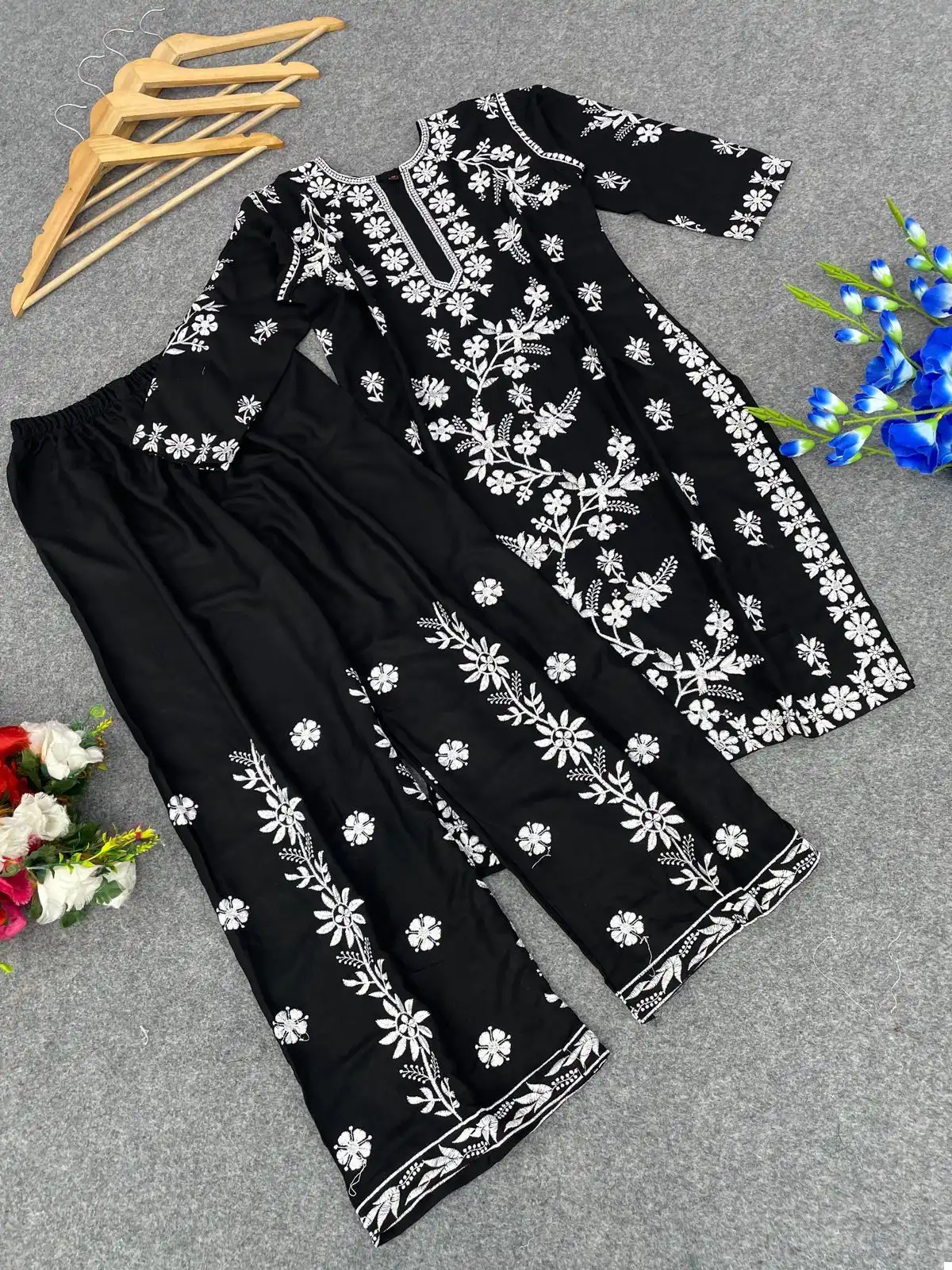 Morni Creation Mc 1070 14Kg Heavy Rayon Wholesale Designer Kurti With Plazzo Catalog - Image 8