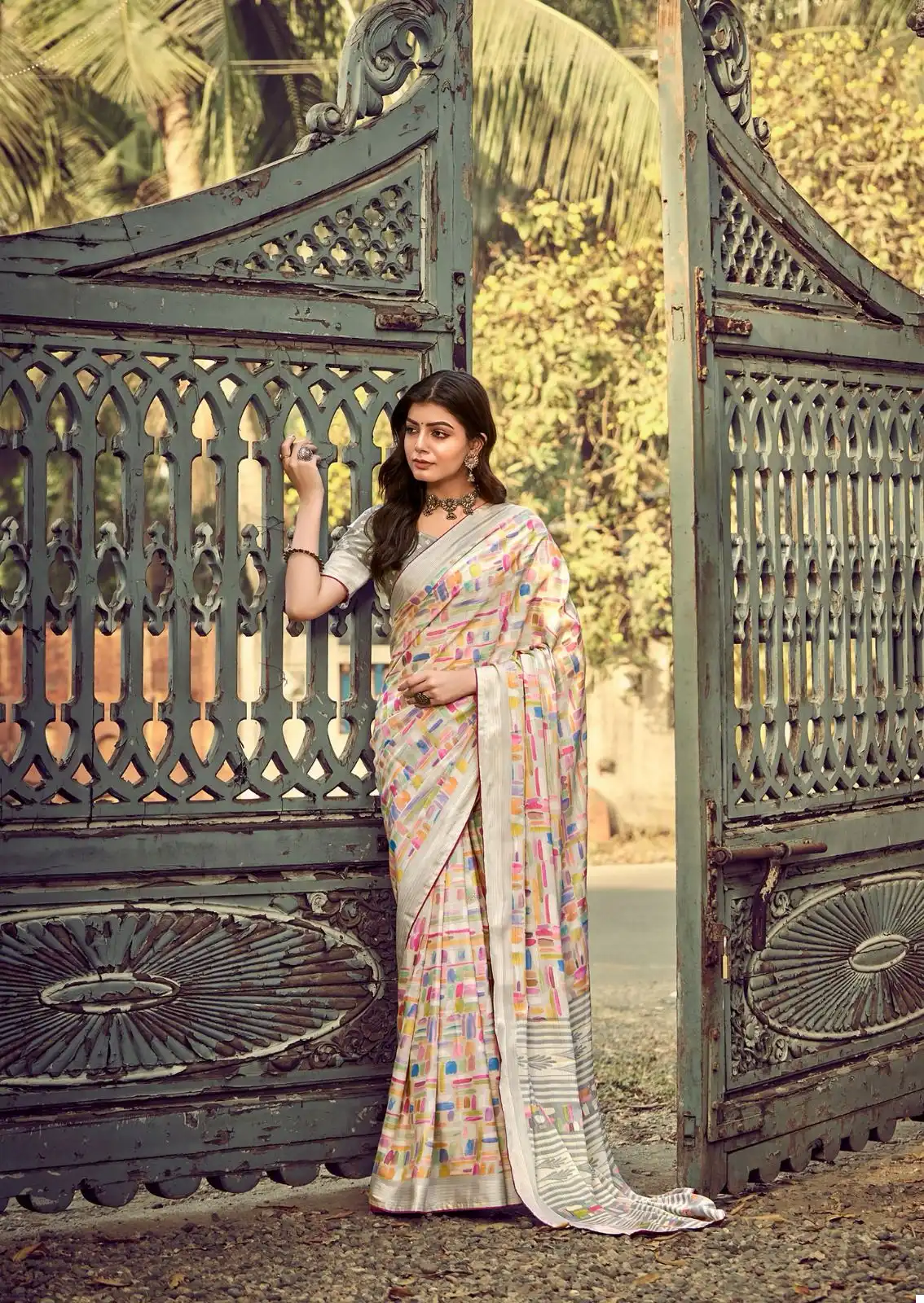 Kashvi Creation Cindrella Viscose Georgette Wholesale Fancy Sarees Catalog - Image 3