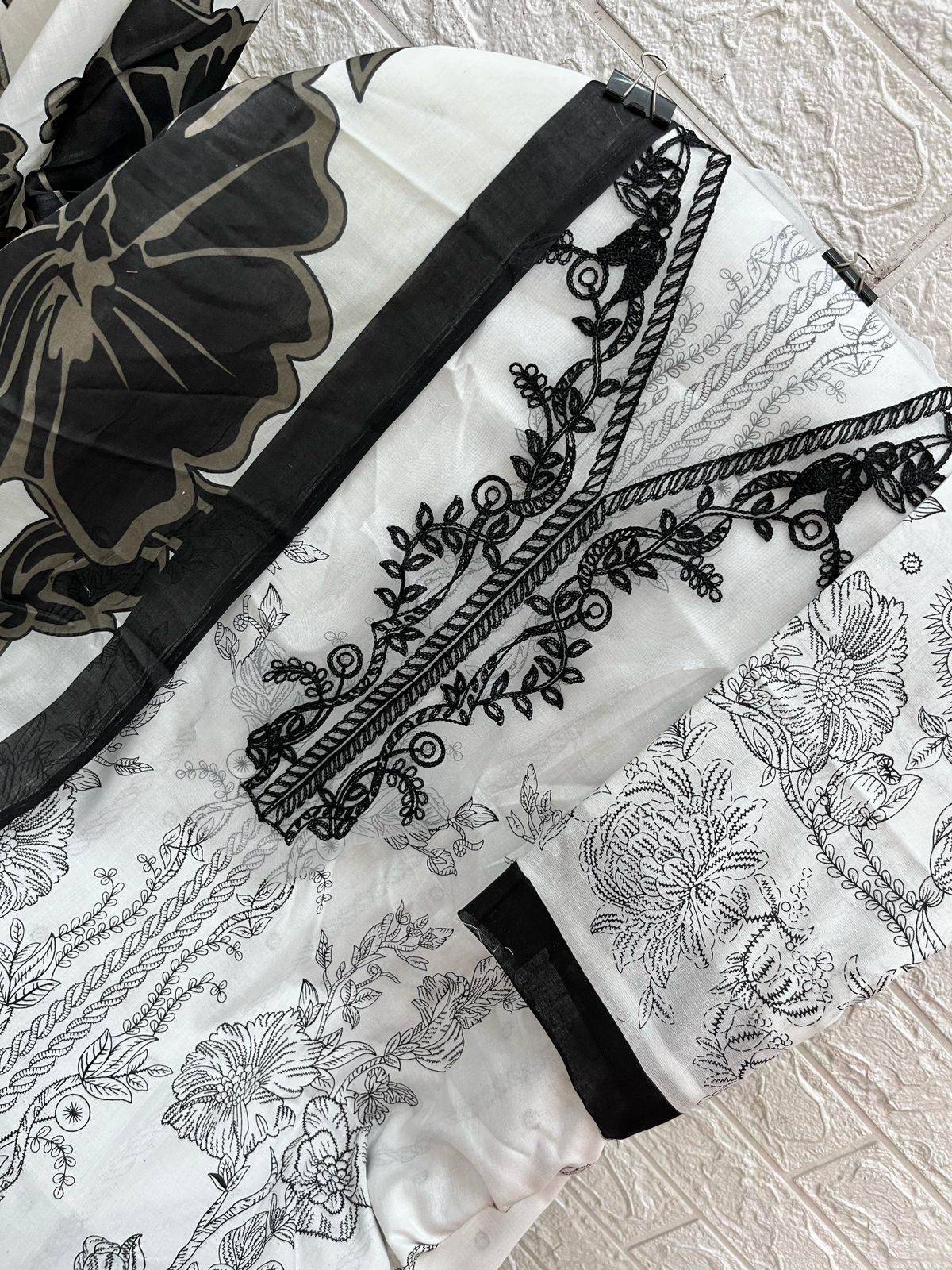 Maria.B Mb 103 Cotton Printed Wholesale Pakistani Salwar Suit - Image 4