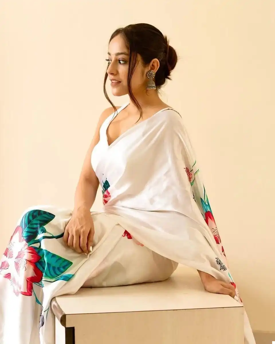 Vardan Ethnic White Glory Beautiful Satin Silk Wholesale Fancy Sarees - Image 4