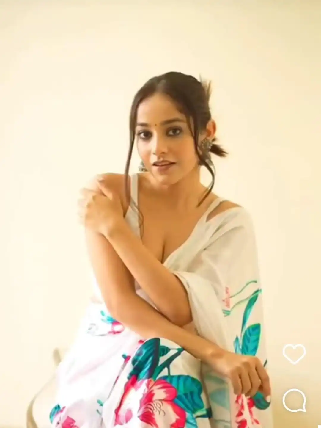 Vardan Ethnic White Glory Beautiful Satin Silk Wholesale Fancy Sarees - Image 5