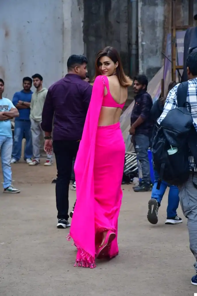 Vardan Ethnic Jr 617 Georgette Wholesale Fancy Sarees - Image 2