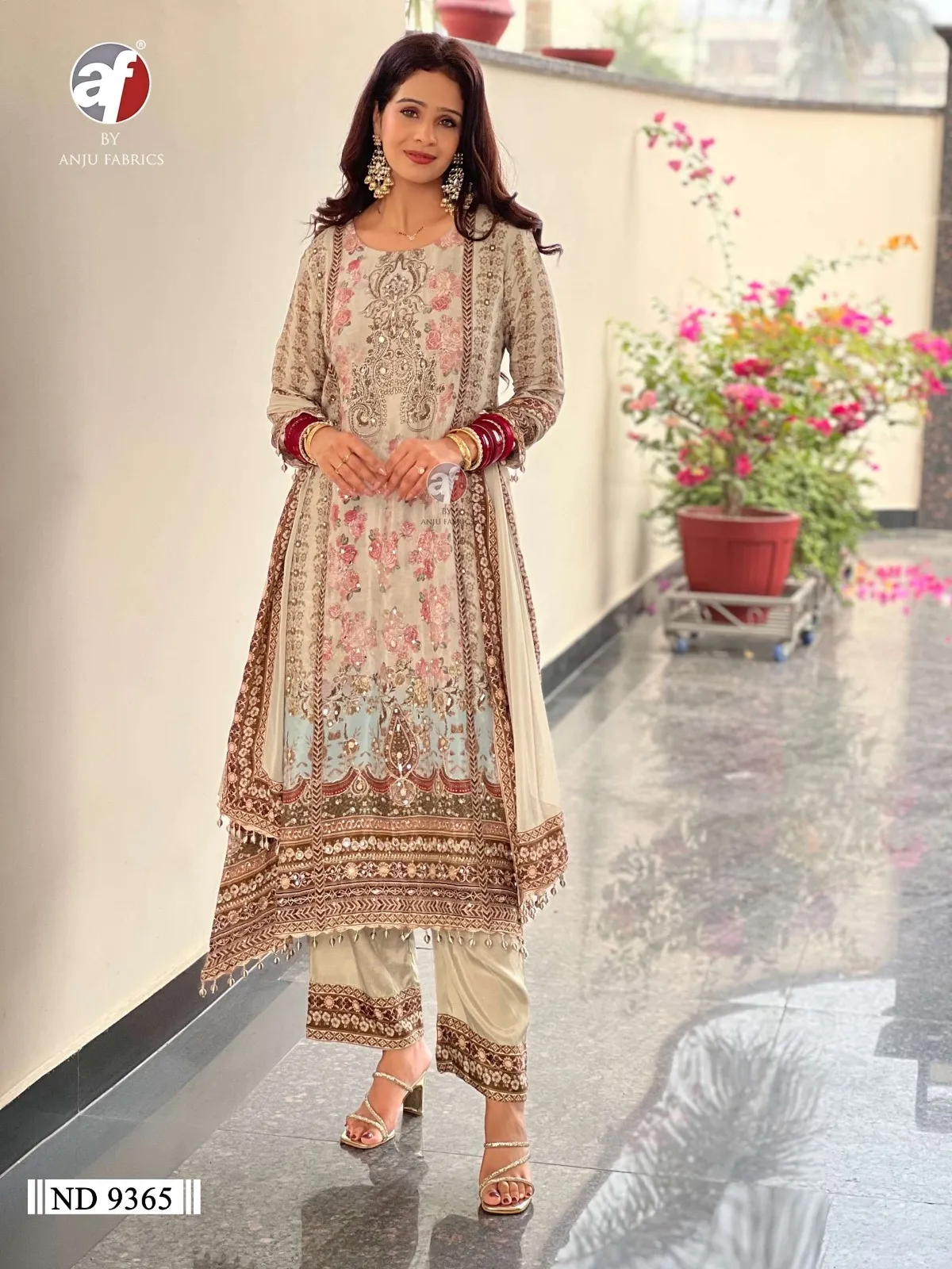Anju Fabrics D No 9365 Tale Cut Pattern Kurti With Bottom And Dupatta Set — Wholesale Readymade Suit, Anju fabric wholesale from Surat — view 1
