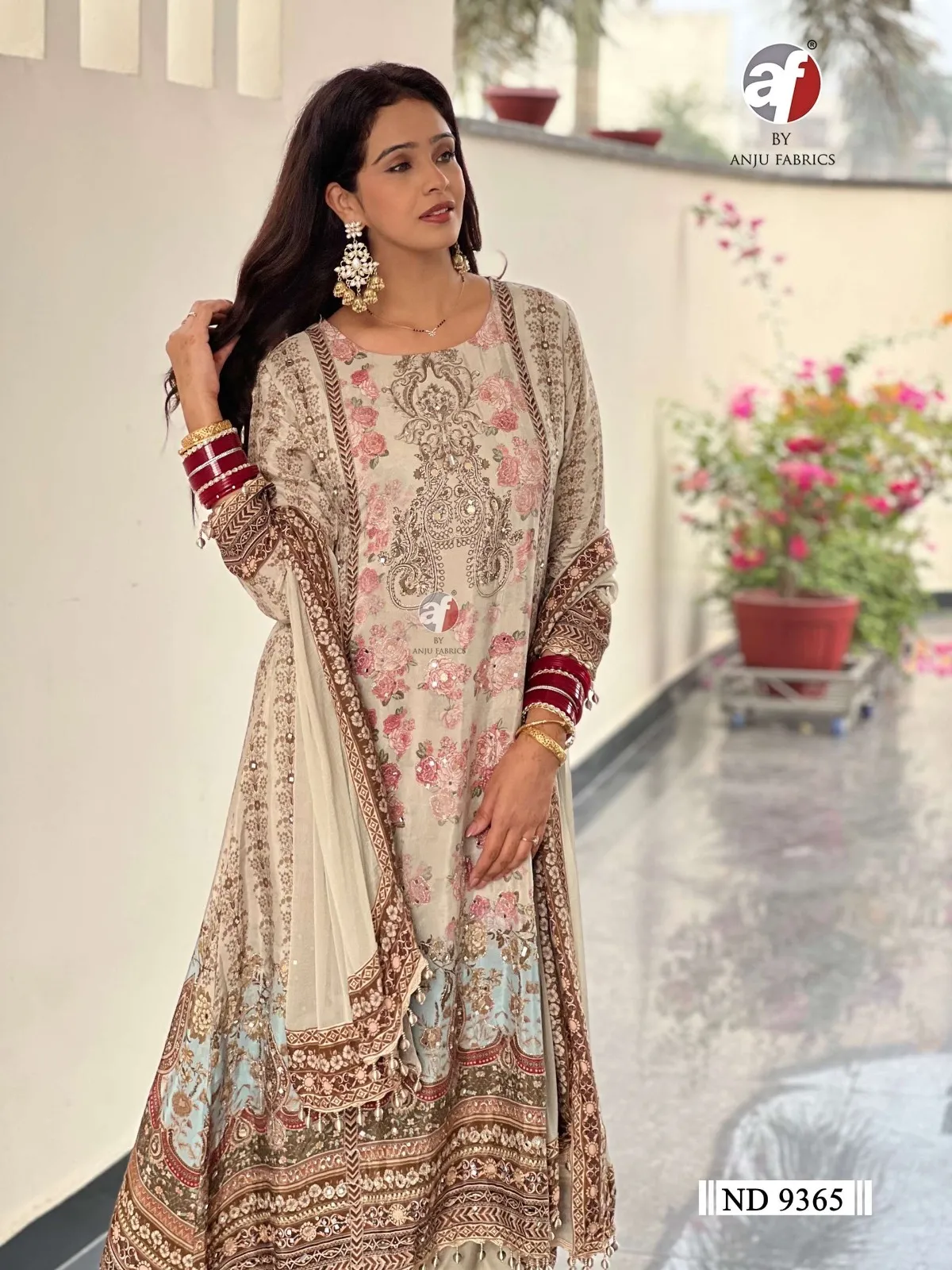 Anju Fabrics D No 9365 Tale Cut Pattern Kurti With Bottom And Dupatta Set — Wholesale Readymade Suit, Anju fabric wholesale from Surat — view 3