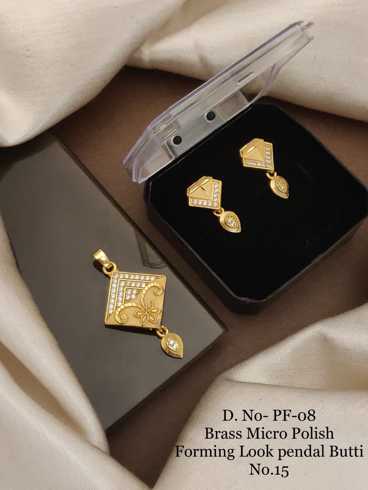 VE Brass Micro Polish Pendant Butti Set Jewellery Collection (2)