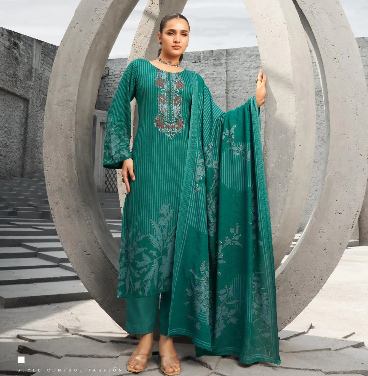 Mumtaz Zohra Viscose Pashmina Printed Wholesale Winter Collection