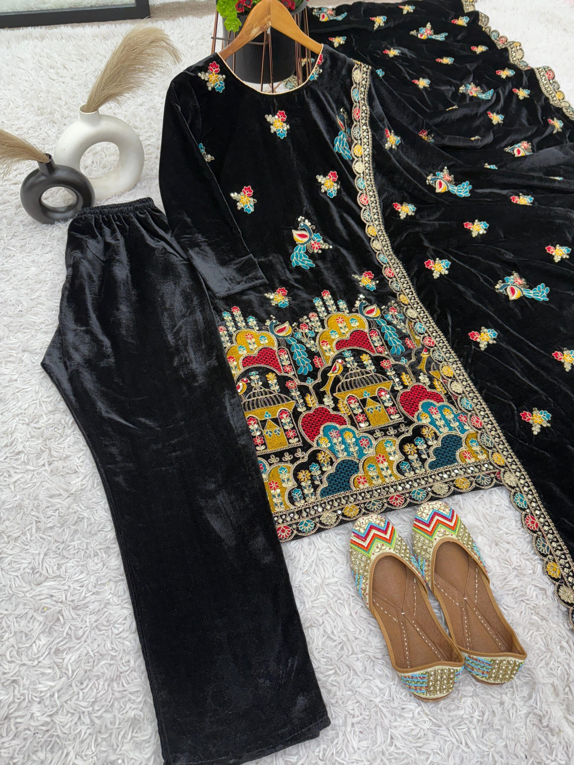 SRK-5220 Heavy Viscose Velvet Wholesale Readymade Winter Collection - Image 5