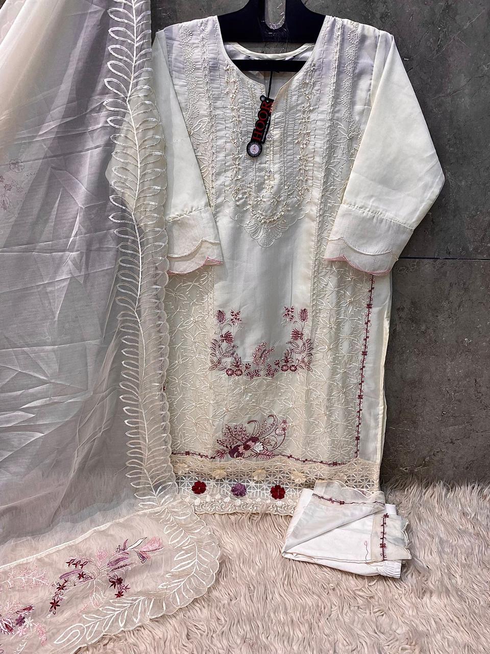 Hoor Tex Hf-93,A To D Heavy Organza Wholesale Pakistani Readymade Salwar Suit Catalog