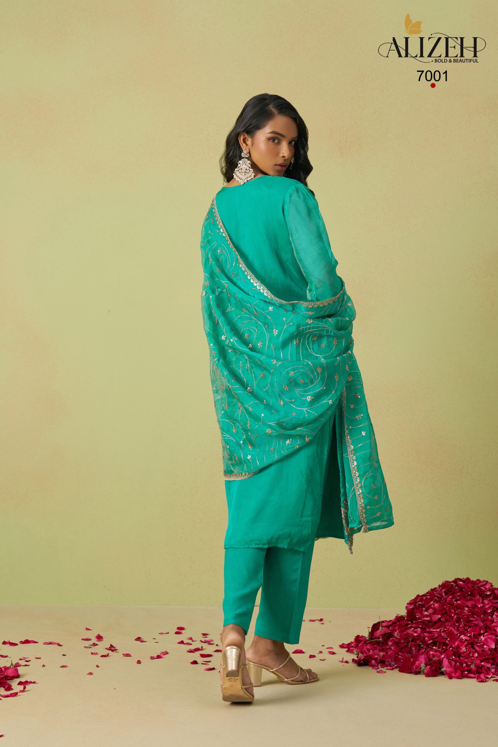 Alizeh Gulaabo Shimmer Organza Wholesale Designer Salwar Kameez Collection - Image 8