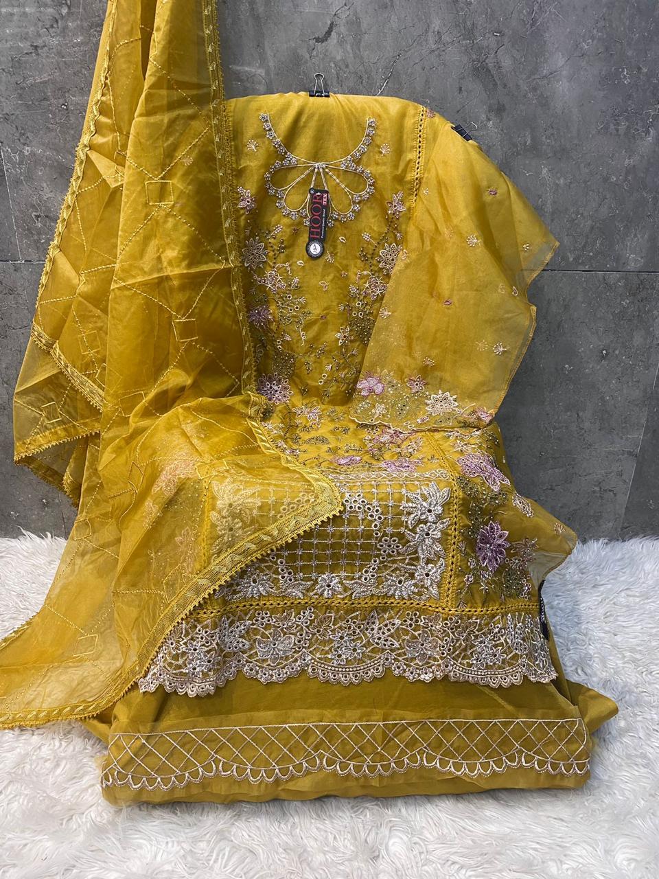 Hoor Tex Or-65,A To D Heavy Organza Wholesale Pakistani Readymade Salwar Suit Catalog - Image 7