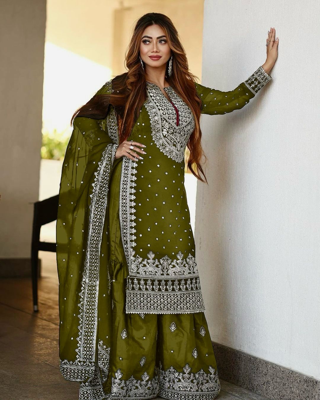 Vardan Ethnic Ssr-449 Heavy Faux Georgette Wholesale Pakistani Readymade Eid Collection - Image 4