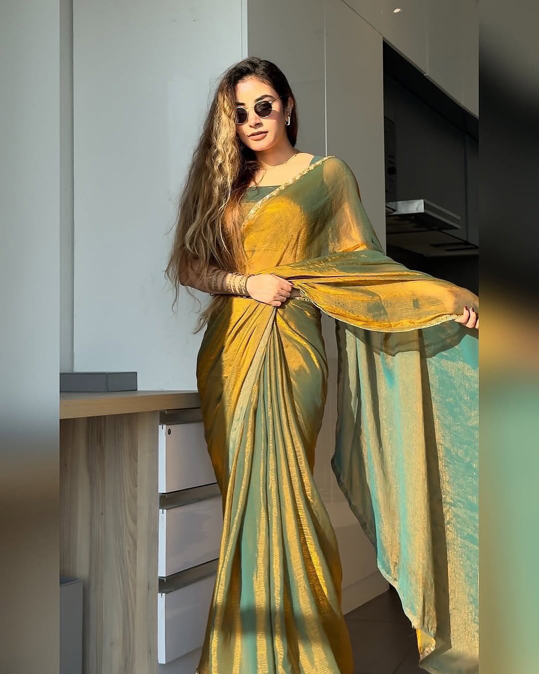 Vardan Ethnic Frandy Crush with Lace Border Elegant Party Wear Saree