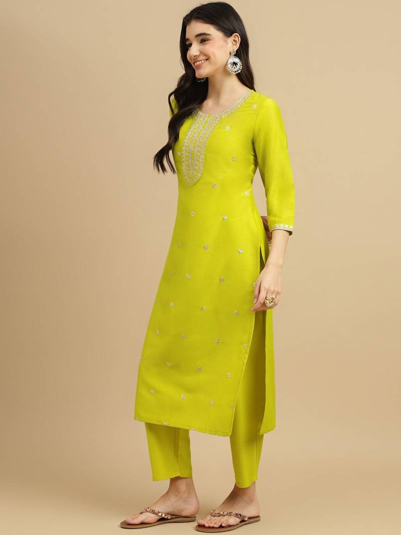Navya Kurti 84 Chinon Embroidered Kurti Bottom With Dupatta Catalog — Wholesale Kurtis, Vardan Ethnic wholesale from Surat - Gallery Image 3