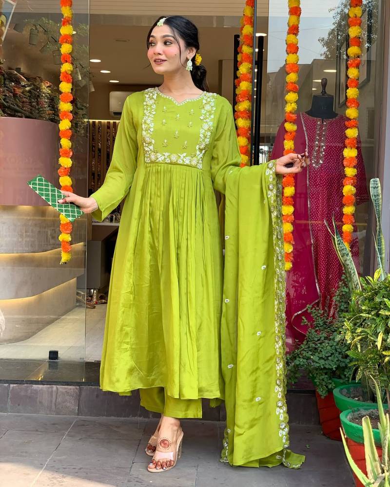 Navya Kurti 96 Chinon Wholesale Kurti Bottom With Dupatta Catalog - Image 3