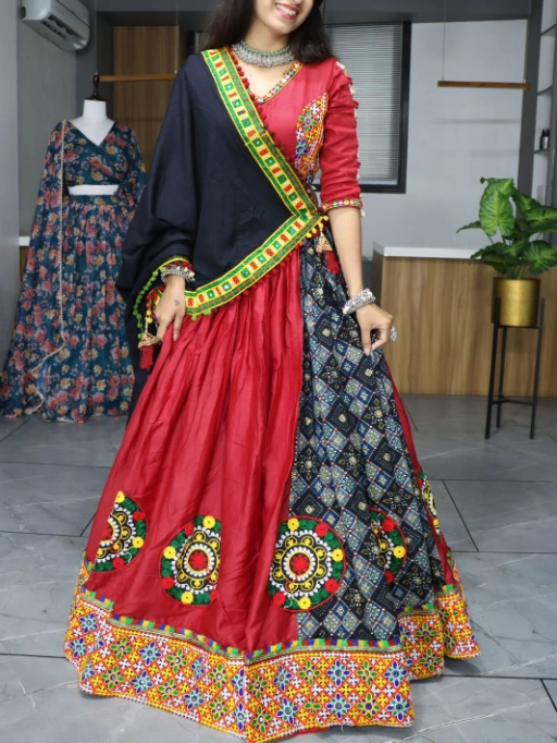 Vardan Ethnic Navratri Special Full Stitched Chaniya Choli - Image 4