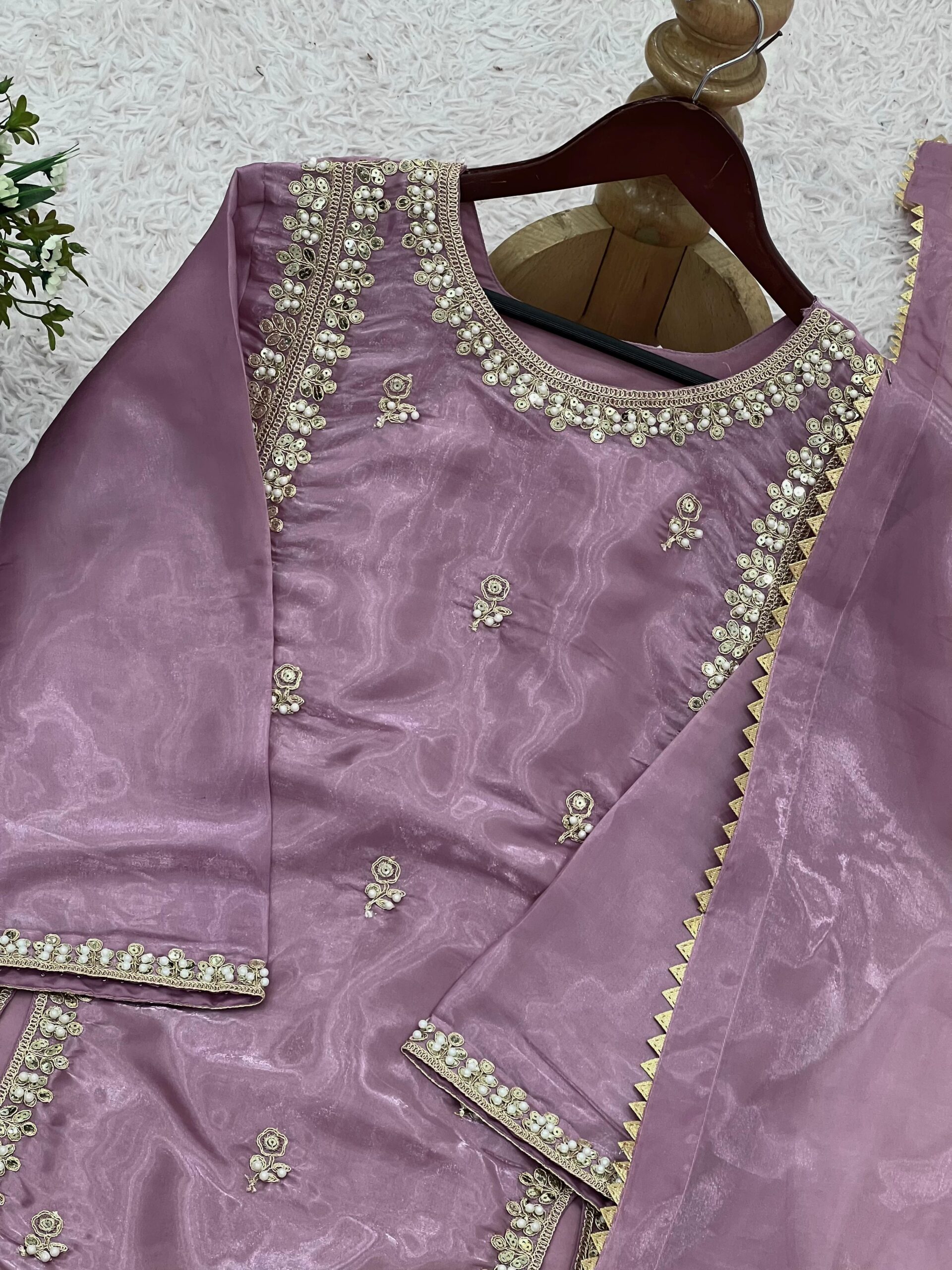Vardan NSR-851 Jimmy Choo Embroidered Readymade Wholesale Salwar Suit - Image 3