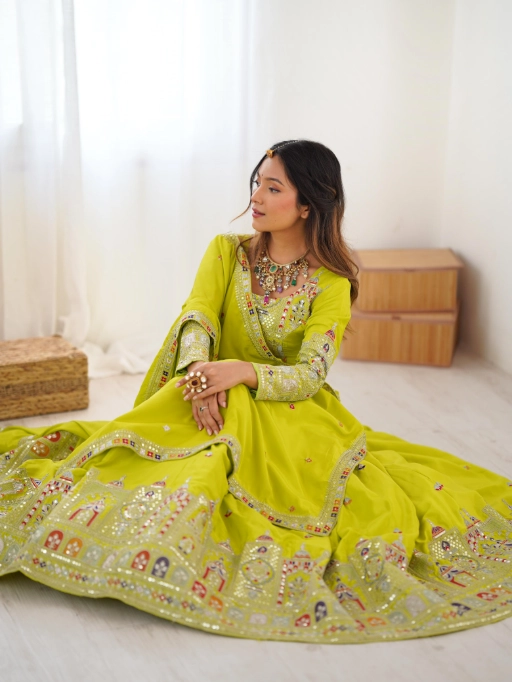 Vardan SP-11 Natural Crepe Silk Designer Wedding Lehenga Choli - Image 2