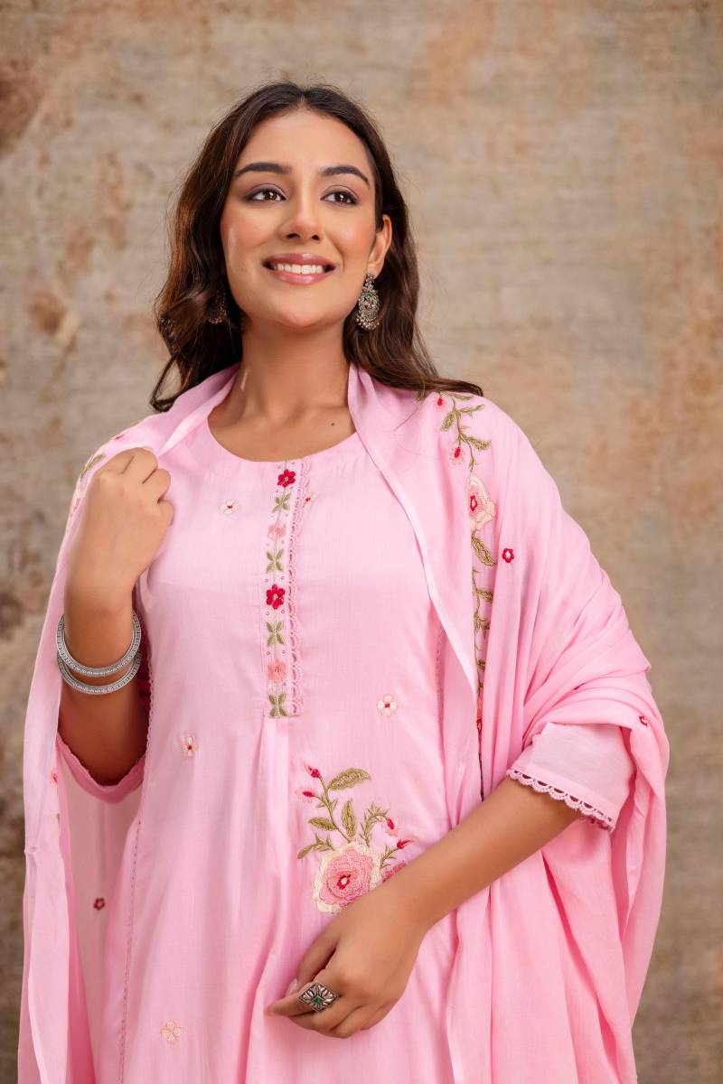 Vardan Ethnic Naisha K 155 Wholesale Mulmul Kurti Bottom With Dupatta - Image 3