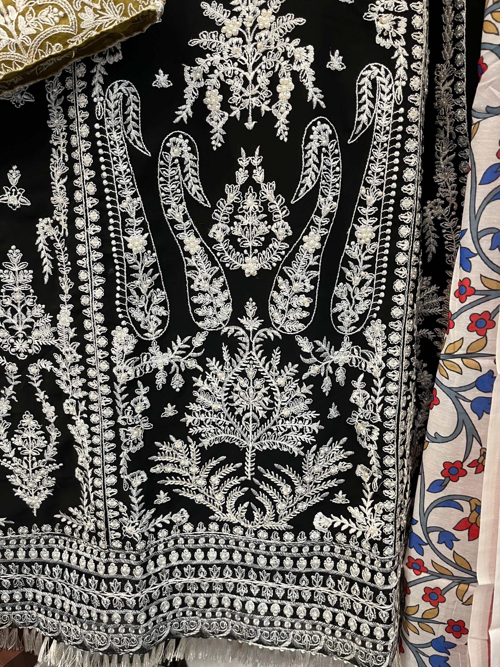 Maria.B D.NO 1018 Wholesale Readymade Georgette Pakistani Suit - Image 4